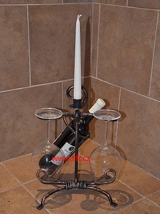 Kovaný, kovový držák na víno svíčka 